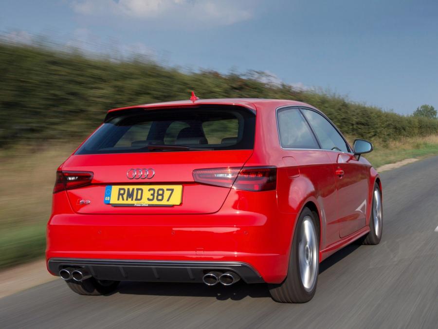  Audi S3 (8V) 2013 года  (UK) (фото 10 из 21)